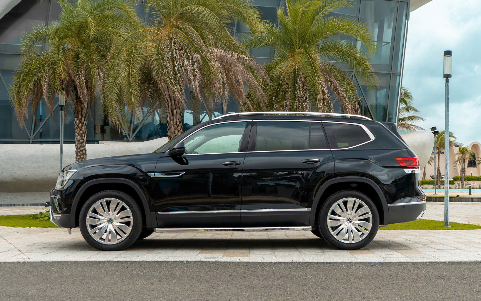 VW Teramont bản ‘Chủ tịch’ giá mới 2,488 tỷ đồng tại Việt Nam: Đắt gần bằng 2 chiếc Palisade cùng cỡ, lý do không đến từ trang bị- Ảnh 5. VW Teramont bản ‘Chủ tịch’ giá mới 2,488 tỷ đồng tại Việt Nam: Đắt gần bằng 2 chiếc Palisade cùng cỡ, lý do không đến từ trang bị- Ảnh 5.