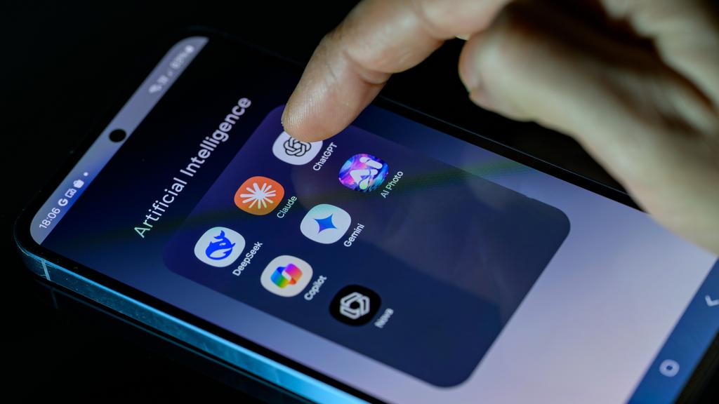 Cuộc chiến AI vs. bác sĩ ở Trung Quốc: Tại sao AI Trung Quốc có thể chẩn đoán bệnh trong 2 giây còn AI quốc tế lại thua thảm hại?- Ảnh 4. Cuộc chiến AI vs. bác sĩ ở Trung Quốc: Tại sao AI Trung Quốc có thể chẩn đoán bệnh trong 2 giây còn AI quốc tế lại thua thảm hại?- Ảnh 4.