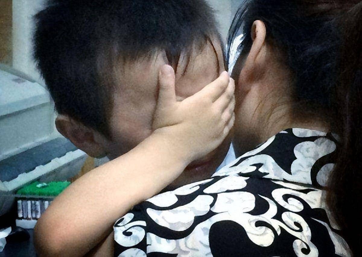 Trẻ hay khóc và cố nhịn không khóc từ nhỏ lớn lên sẽ có sự khác biệt một trời một vực, cha mẹ TUYỆT ĐỐI đừng xem nhẹ!- Ảnh 1.