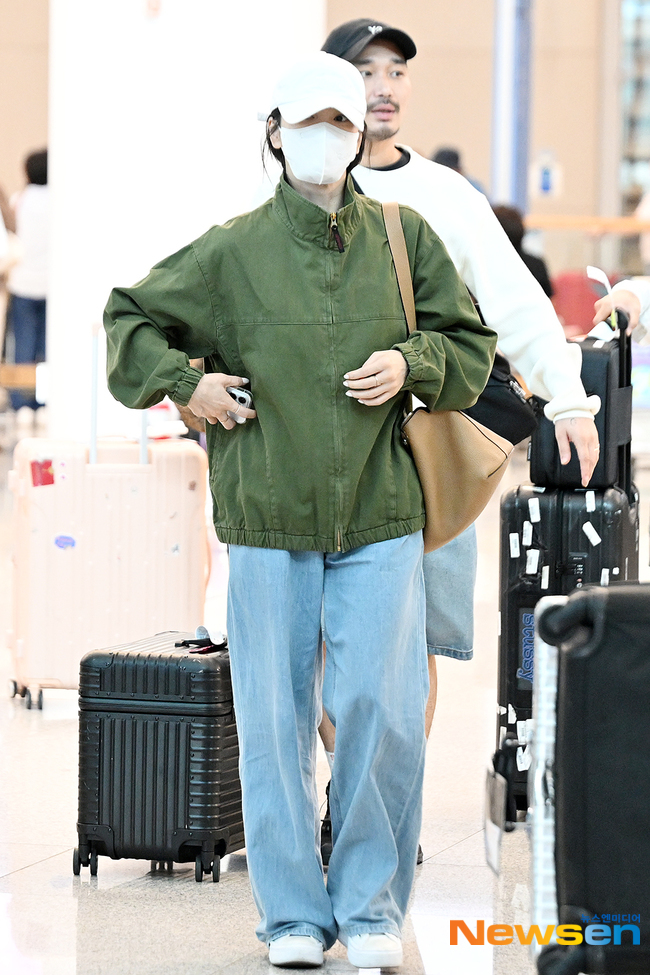 Mặc quần jeans theo phong cách tối giản: Song Hye Kyo chính là Mặc quần jeans theo phong cách tối giản: Song Hye Kyo chính là