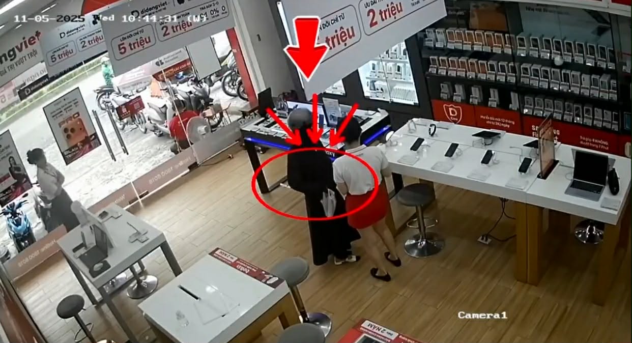 Nữ quản lý nhà hàng ở Phú Mỹ Hưng "phù phép" thẻ tín dụng của khách để mua iPhone 16- Ảnh 2.