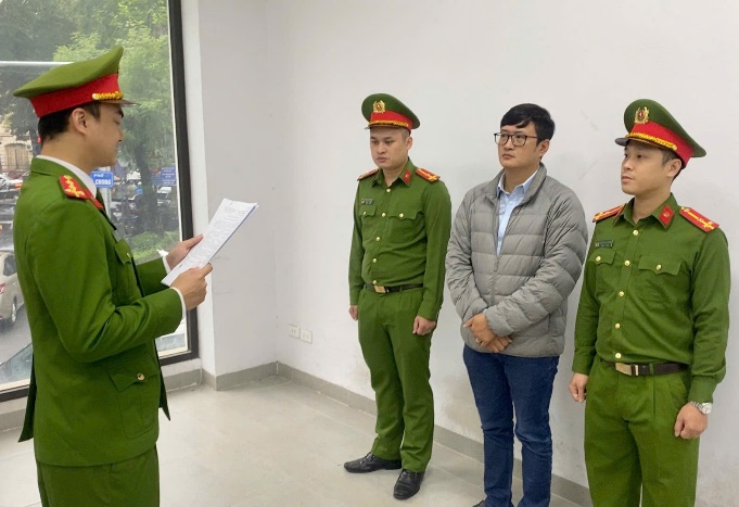 Khởi tố Trưởng Ban quản trị chung cư Lương Hồng Huyên và 13 người khác- Ảnh 1. Khởi tố Trưởng Ban quản trị chung cư Lương Hồng Huyên và 13 người khác- Ảnh 1.