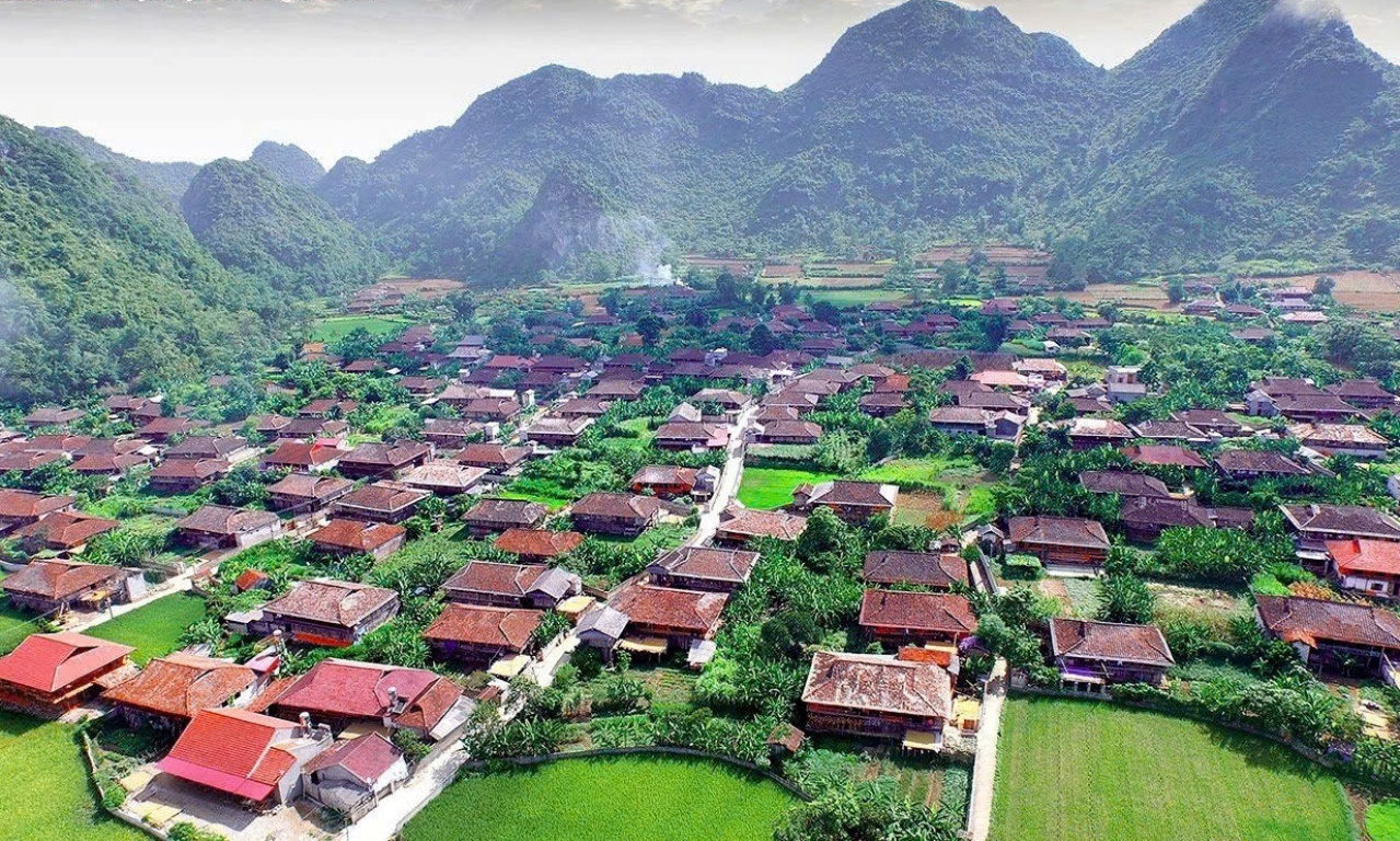 Chuyện ly kỳ ở Lạng Sơn: Hàng trăm ngôi nhà cùng quay về một hướng, cảnh tượng hiếm có!- Ảnh 1. Chuyện ly kỳ ở Lạng Sơn: Hàng trăm ngôi nhà cùng quay về một hướng, cảnh tượng hiếm có!- Ảnh 1.