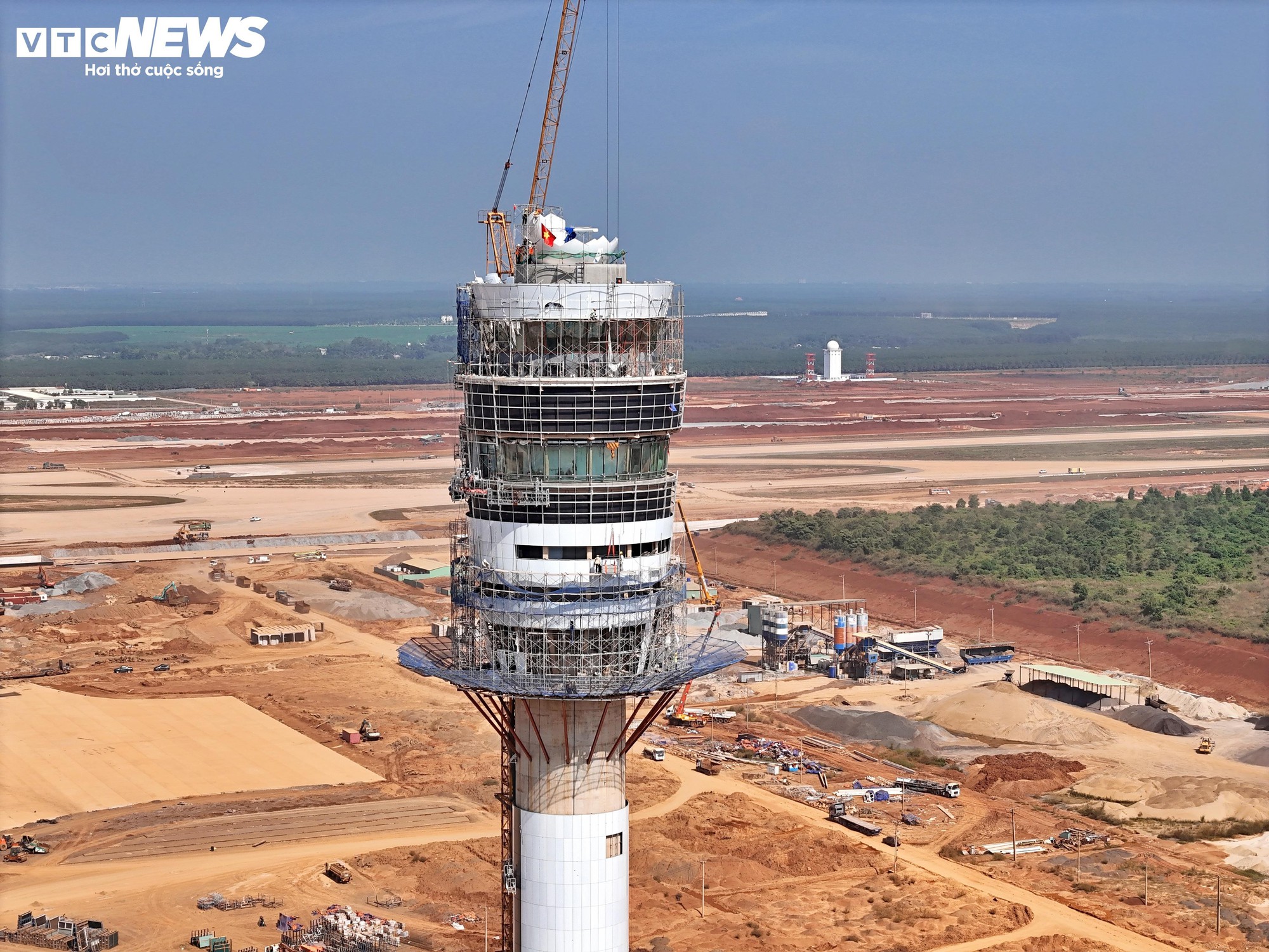 Cận cảnh 'búp sen thép' 3.500 tỷ đồng ở sân bay Long Thành đang tăng tốc về đích- Ảnh 2.