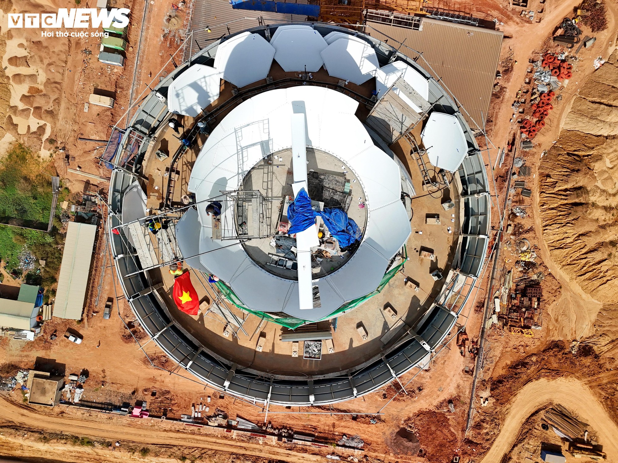 Cận cảnh 'búp sen thép' 3.500 tỷ đồng ở sân bay Long Thành đang tăng tốc về đích- Ảnh 6.