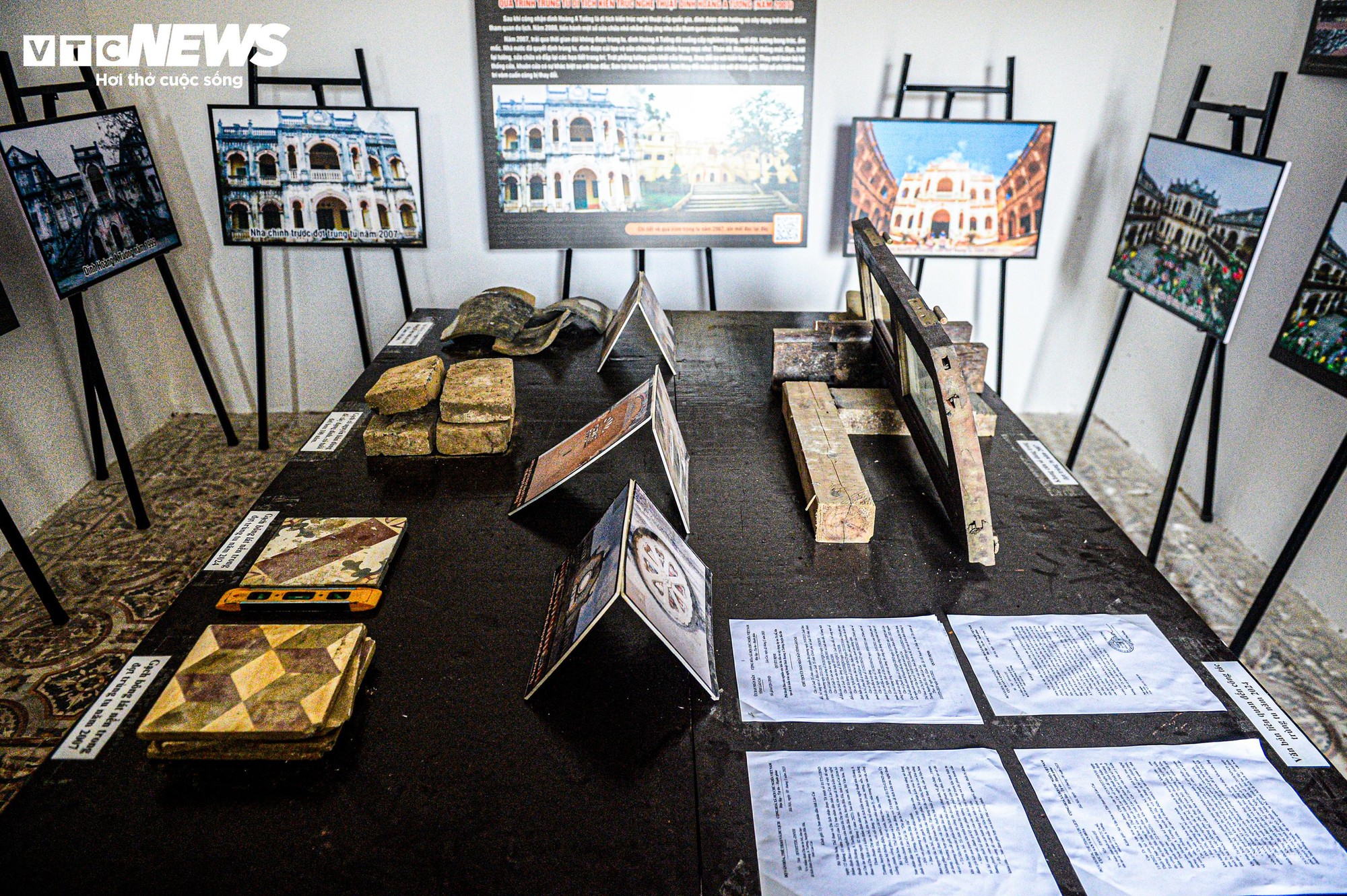 Dinh thự Vua Mèo khoác áo mới sau trùng tu, lộng lẫy giữa cao nguyên trắng- Ảnh 13.