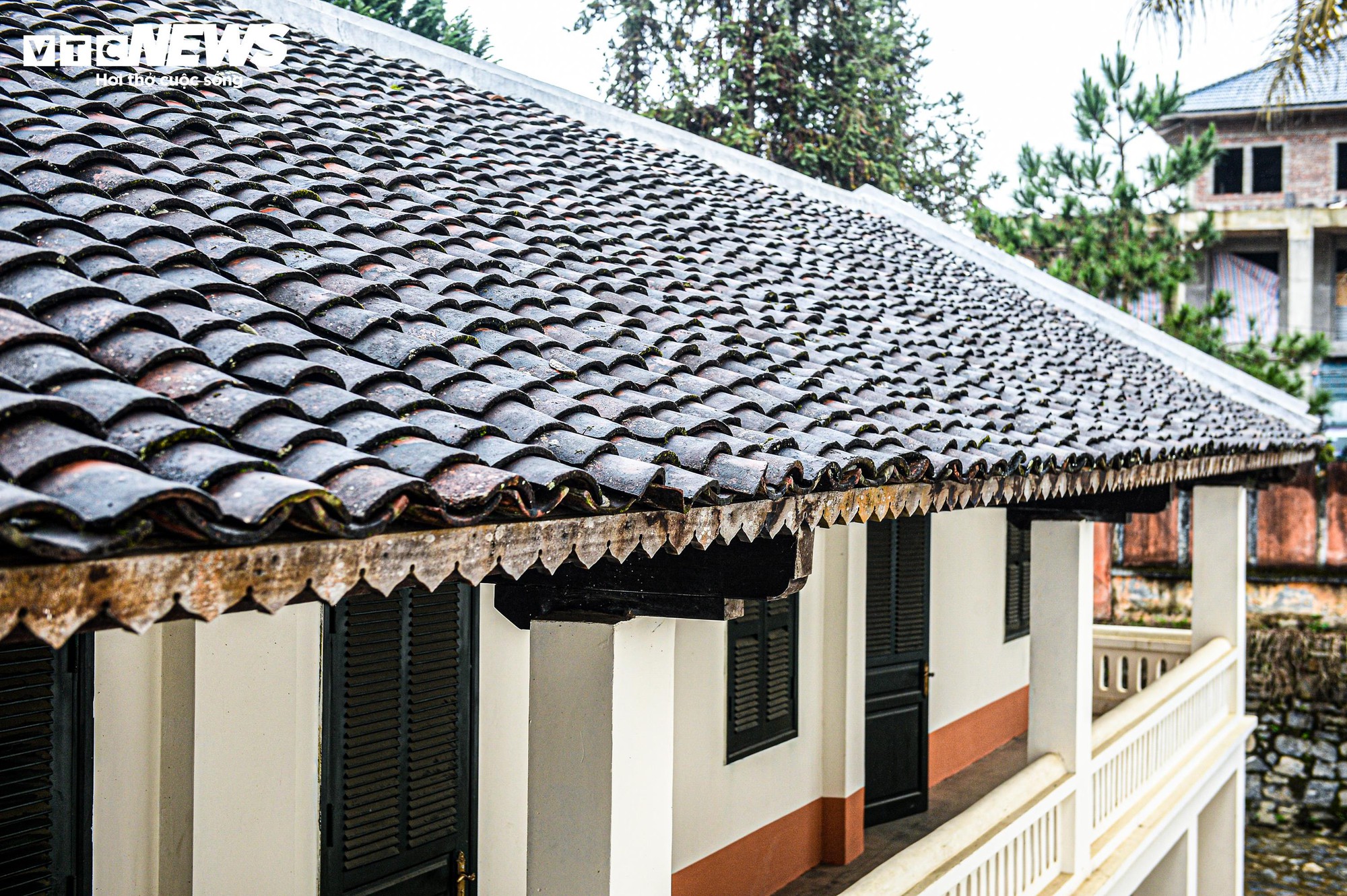 Dinh thự Vua Mèo khoác áo mới sau trùng tu, lộng lẫy giữa cao nguyên trắng- Ảnh 14.