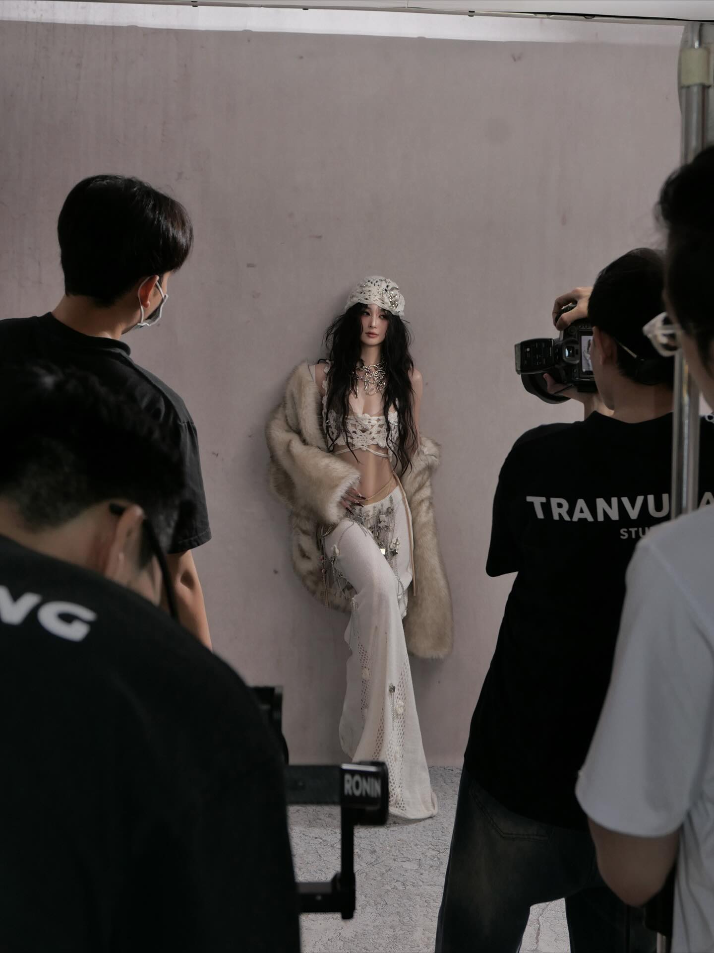 Sohu đăng bài dài khen một “nàng thơ” Việt: Người đẹp hớp hồn từ những giây đầu tiên- Ảnh 4.