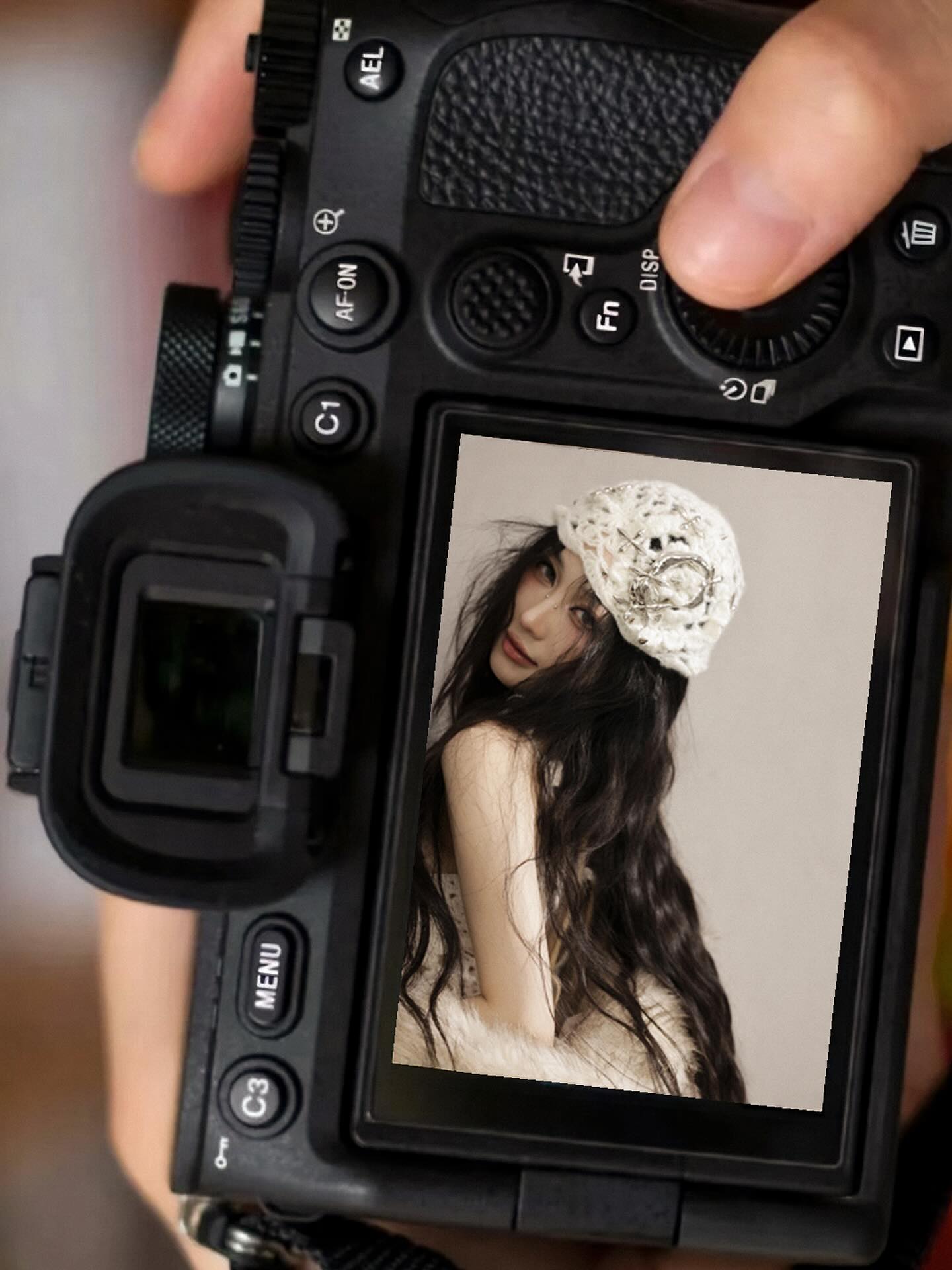 Sohu đăng bài dài khen một “nàng thơ” Việt: Người đẹp hớp hồn từ những giây đầu tiên- Ảnh 5.