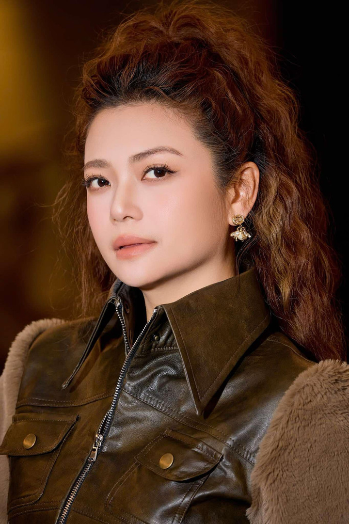 Đời thực trái ngược của 3 cô sinh viên trong phim 'Phía trước là bầu trời'- Ảnh 2.