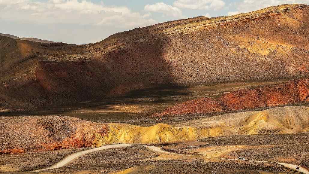 Phát hiện mỏ có trữ lượng tới 995,3 tấn vàng, chính quyền lập tức phong tỏa dãy núi dài hơn 7.200km- Ảnh 1.