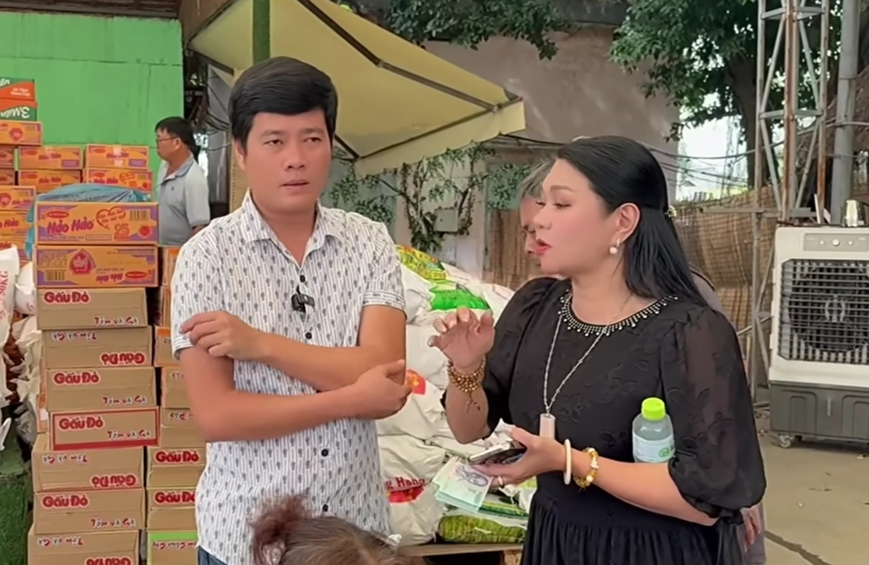 Nữ NSƯT về nước đưa 25 triệu cho ông trùm Điền Quân rồi lại về Mỹ- Ảnh 1.