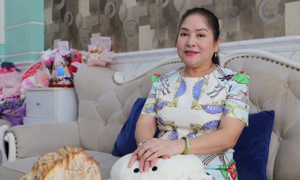 Nữ NSƯT “sợ khổ vì đa tình nên mới có hôn nhân hạnh phúc”: U60 mua 4 căn nhà nhờ hát cải lương- Ảnh 4.