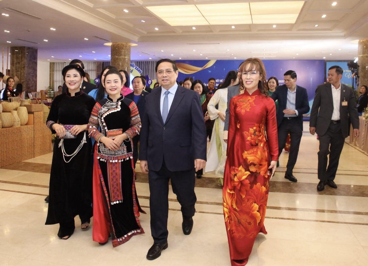 Tiến sĩ Nguyễn Thị Phương Thảo: Phụ nữ chính là những “nữ chiến binh thầm lặng” của kinh tế tư nhân- Ảnh 1. Tiến sĩ Nguyễn Thị Phương Thảo: Phụ nữ chính là những “nữ chiến binh thầm lặng” của kinh tế tư nhân- Ảnh 1.