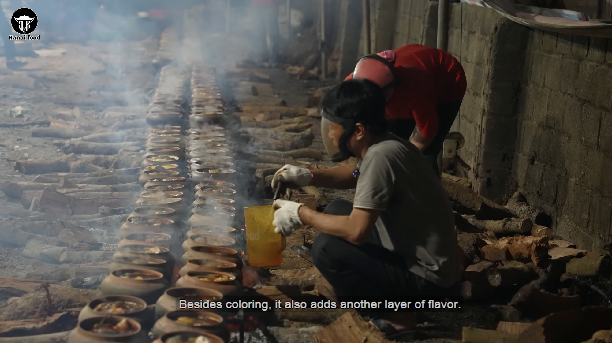 Sự thật về chiếc mặt nạ phòng độc dùng để kho cá tại Làng Vũ Đại ngày Tết- Ảnh 5. Sự thật về chiếc mặt nạ phòng độc dùng để kho cá tại Làng Vũ Đại ngày Tết- Ảnh 5.