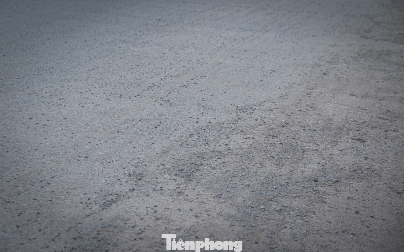 'Con đường bụi' cửa ngõ Hà Nội: Xe cộ chen chúc, dân kêu trời- Ảnh 10.