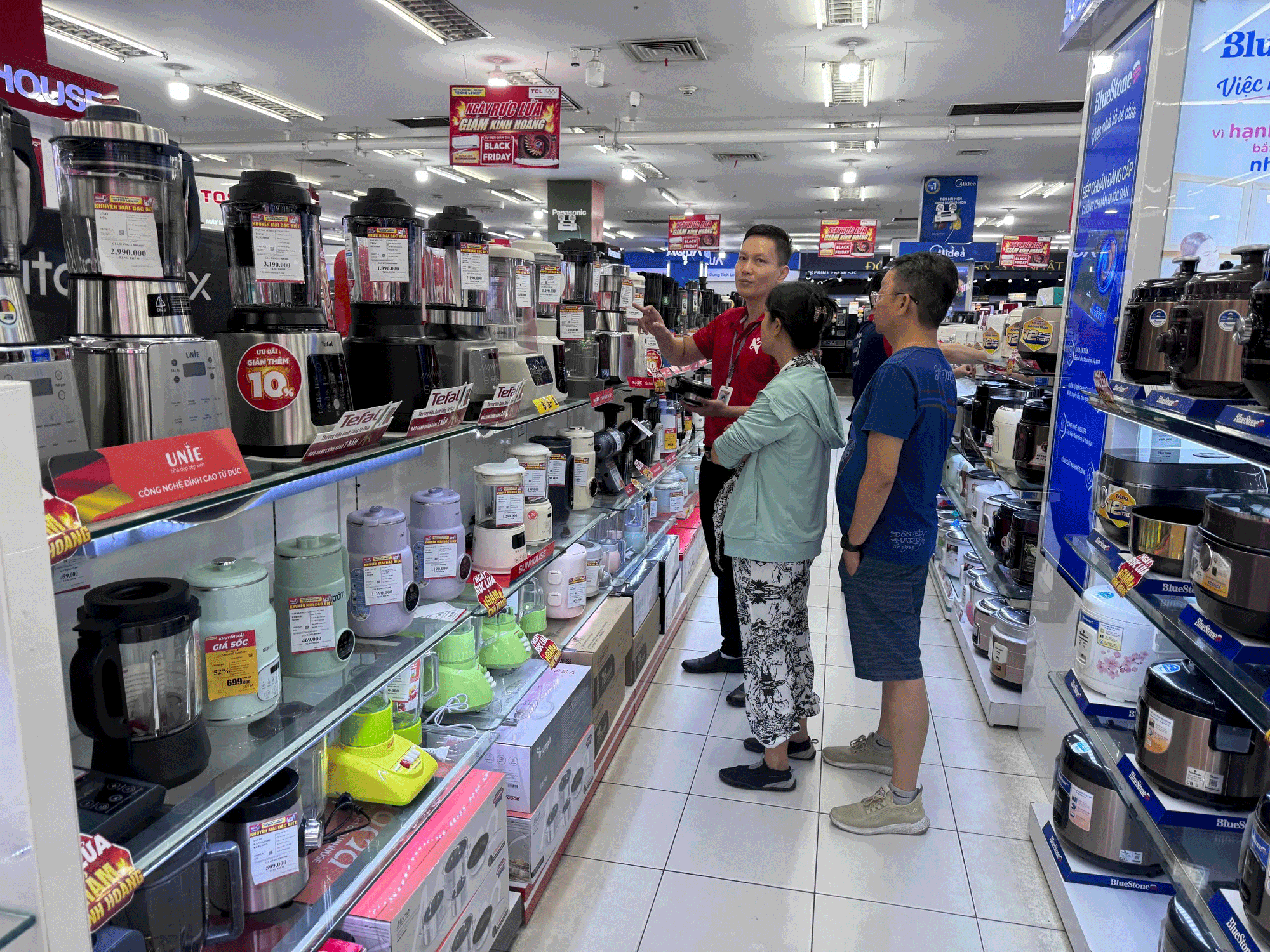 Giải phóng hàng điện máy tồn kho trước Tết- Ảnh 1.