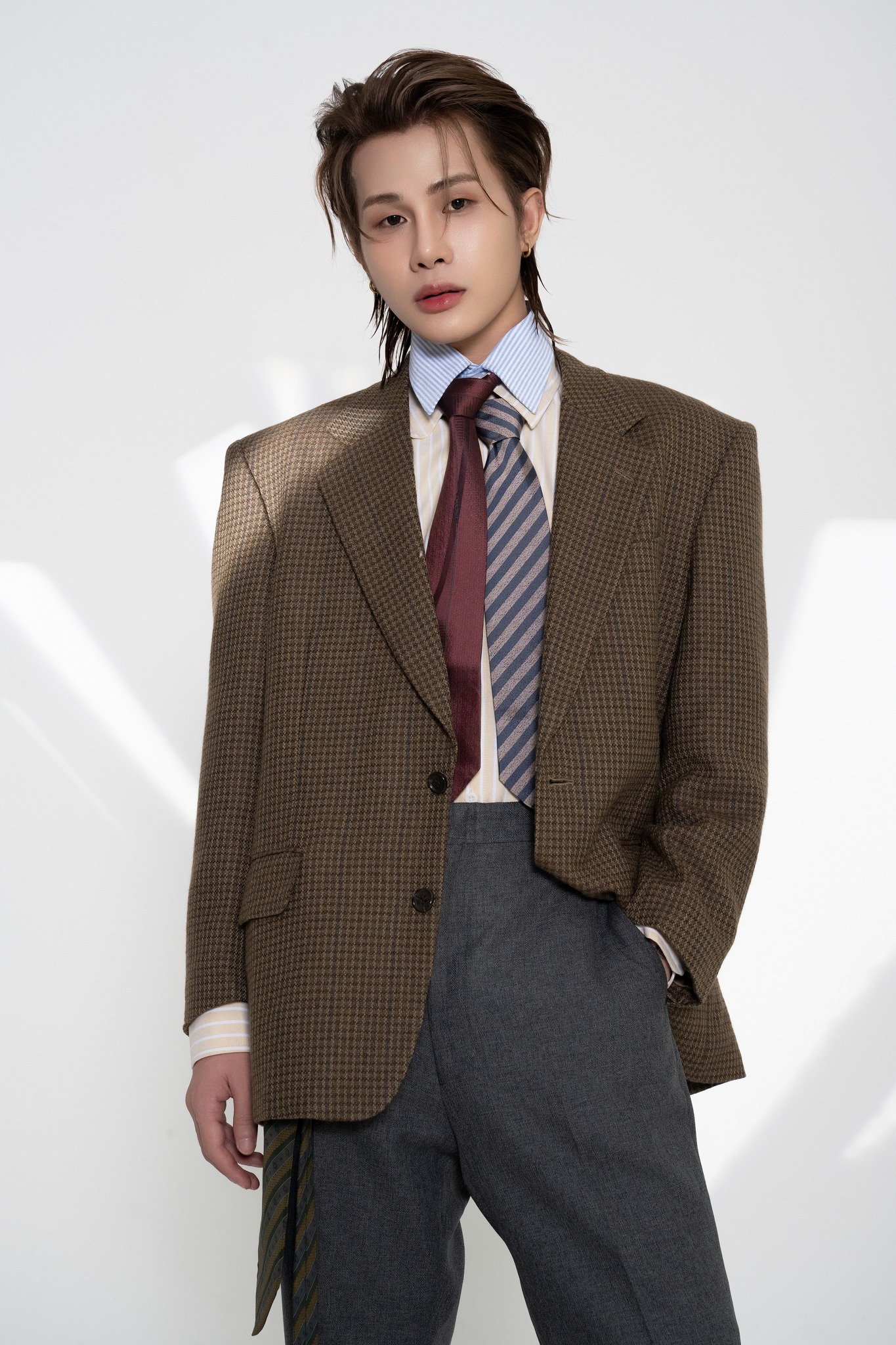 Trụ sở công ty của Sơn Tùng - MTP, Hà Anh Tuấn, Hiếu Thứ Hai: Người ở toà nhà chọc trời "trung tâm của trung tâm", người đặt tại nhà 3 tầng nép mình trong ngõ nhỏ- Ảnh 16. Trụ sở công ty của Sơn Tùng - MTP, Hà Anh Tuấn, Hiếu Thứ Hai: Người ở toà nhà chọc trời "trung tâm của trung tâm", người đặt tại nhà 3 tầng nép mình trong ngõ nhỏ- Ảnh 16.