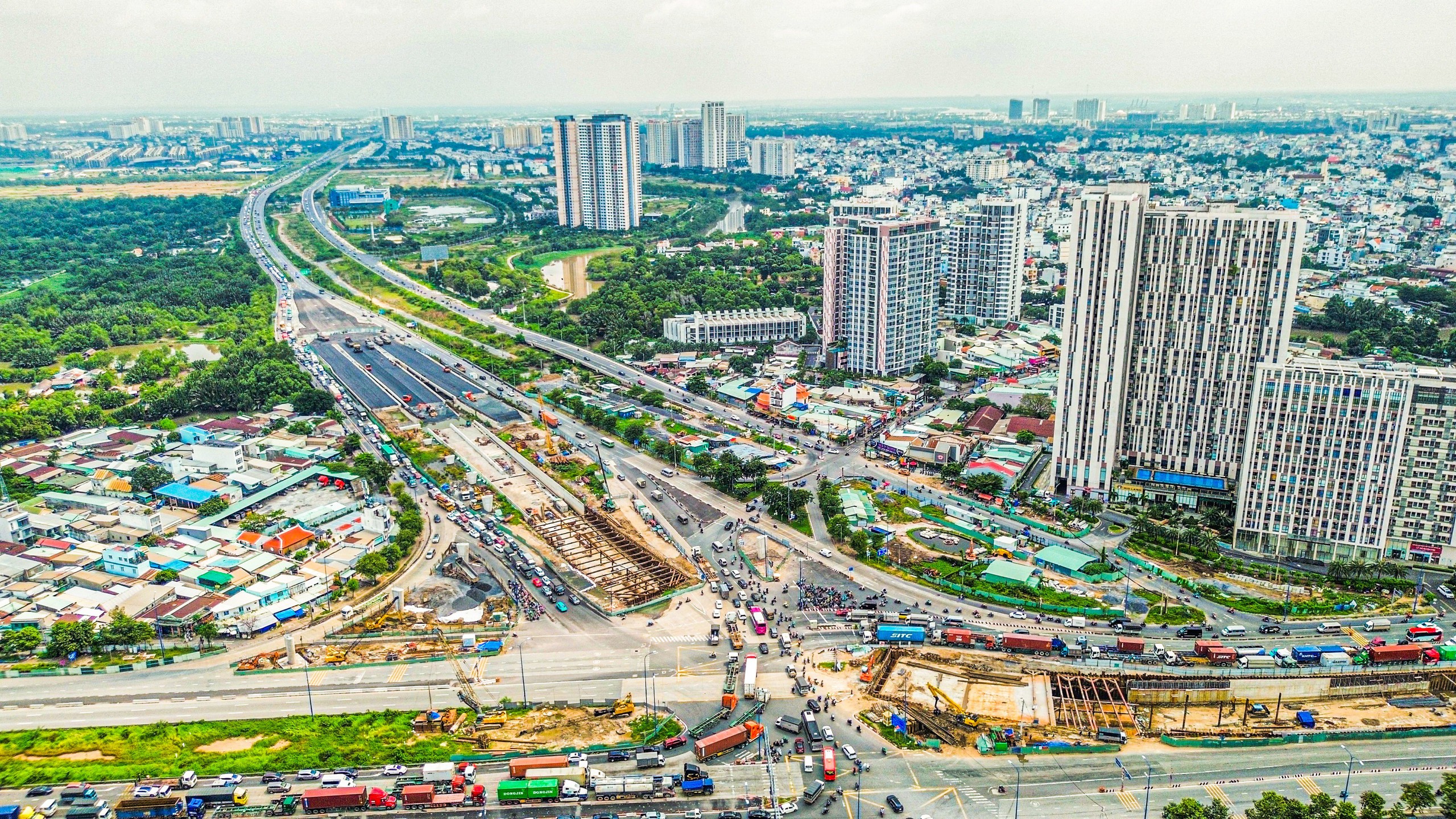 Vẽ lại bản đồ giao thông khu Đông: Tuyến đường dài 660m xuyên qua đô thị quốc tế “tỷ đô” chuẩn bị thông xe, giảm ùn tắc cho nút giao lớn nhất TP HCM- Ảnh 7. Vẽ lại bản đồ giao thông khu Đông: Tuyến đường dài 660m xuyên qua đô thị quốc tế “tỷ đô” chuẩn bị thông xe, giảm ùn tắc cho nút giao lớn nhất TP HCM- Ảnh 7.