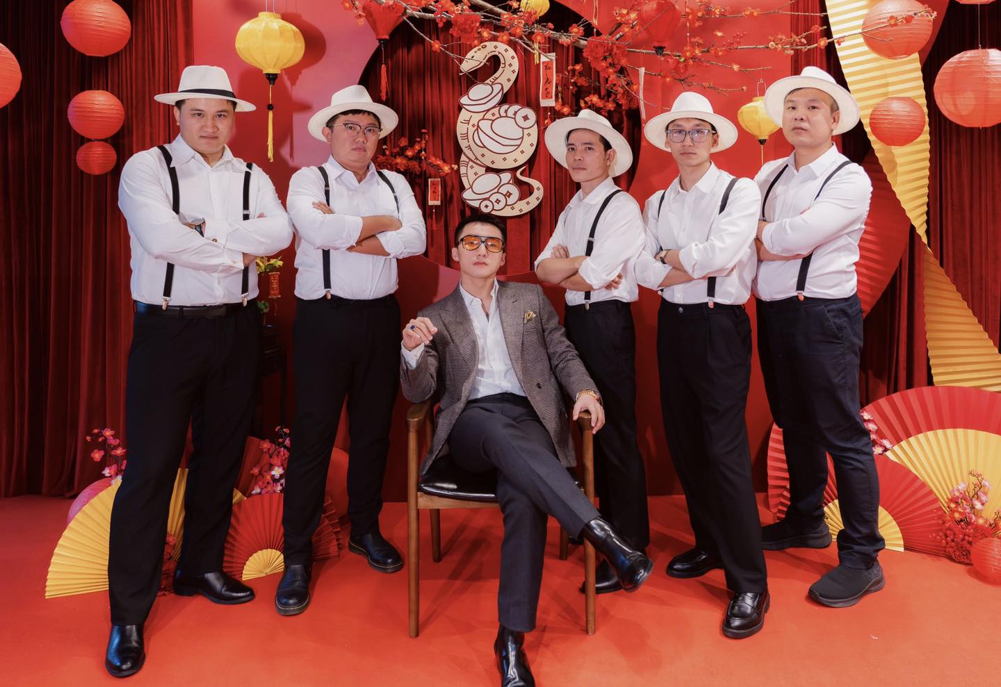 Trụ sở công ty của Sơn Tùng - MTP, Hà Anh Tuấn, Hiếu Thứ Hai: Người ở toà nhà chọc trời "trung tâm của trung tâm", người đặt tại nhà 3 tầng nép mình trong ngõ nhỏ- Ảnh 3. Trụ sở công ty của Sơn Tùng - MTP, Hà Anh Tuấn, Hiếu Thứ Hai: Người ở toà nhà chọc trời "trung tâm của trung tâm", người đặt tại nhà 3 tầng nép mình trong ngõ nhỏ- Ảnh 3.