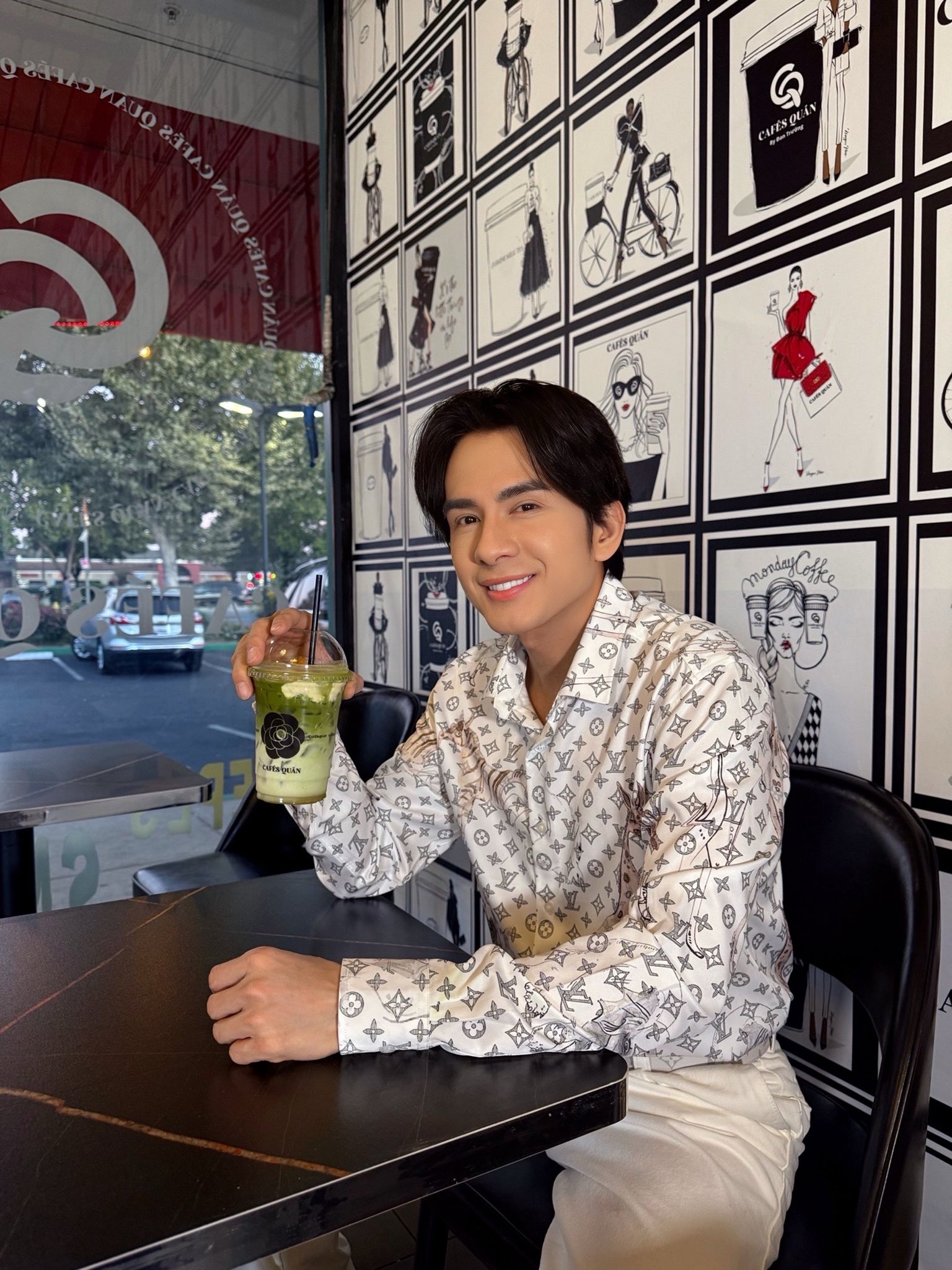 Quán cà phê của ca sĩ Đan Trường sao lạ thế!- Ảnh 2.