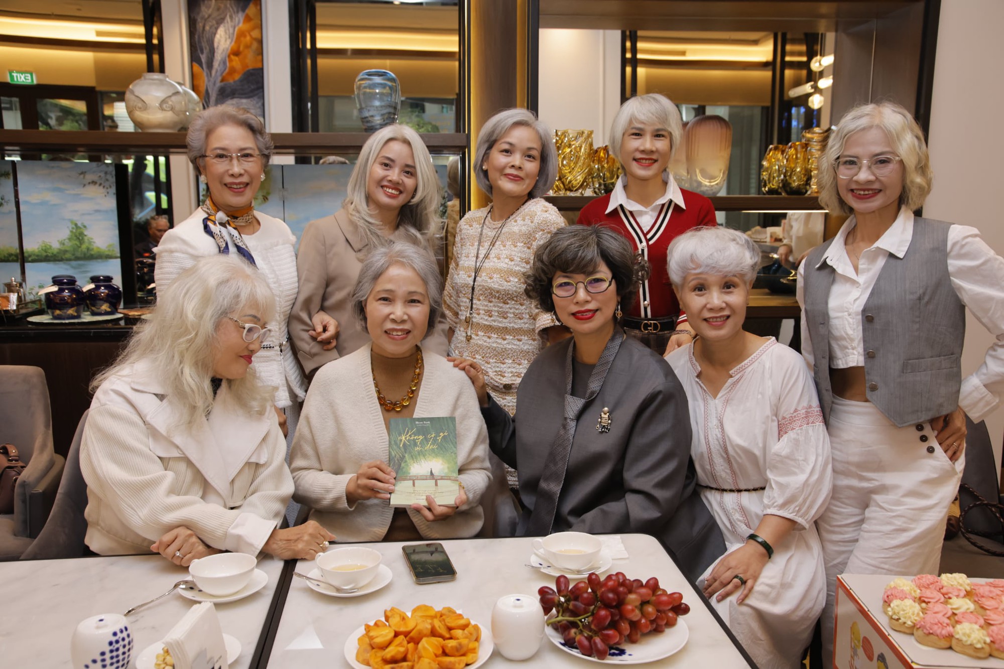 “Hội Tóc Bạc Lấp Lánh” slay nhất Thủ đô: Chúng tôi không phải phú bà- Ảnh 8. “Hội Tóc Bạc Lấp Lánh” slay nhất Thủ đô: Chúng tôi không phải phú bà- Ảnh 8.