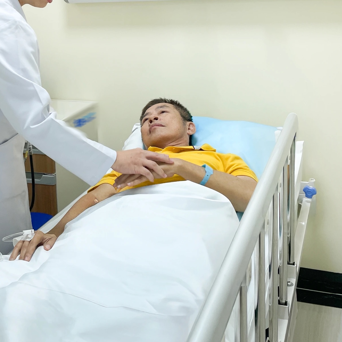 Nghệ sĩ hài Tấn Beo đối mặt với bệnh suy thận giai đoạn cuối, đồng nghiệp lo lắng- Ảnh 2. Nghệ sĩ hài Tấn Beo đối mặt với bệnh suy thận giai đoạn cuối, đồng nghiệp lo lắng- Ảnh 2.