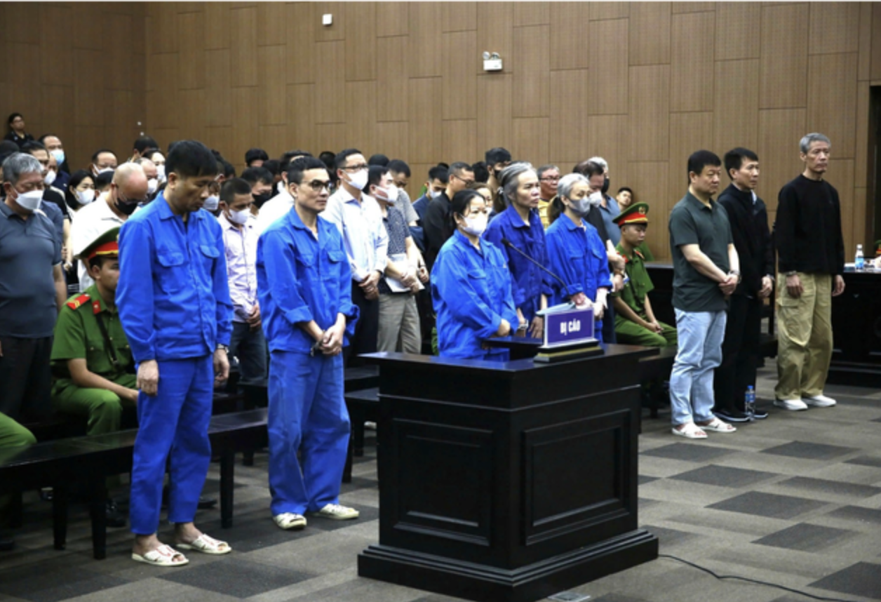 Vụ đánh bạc ở khách sạn Pullman: Viện kiểm sát đề nghị hình phạt với ca sĩ Vũ Hà- Ảnh 1. Vụ đánh bạc ở khách sạn Pullman: Viện kiểm sát đề nghị hình phạt với ca sĩ Vũ Hà- Ảnh 1.