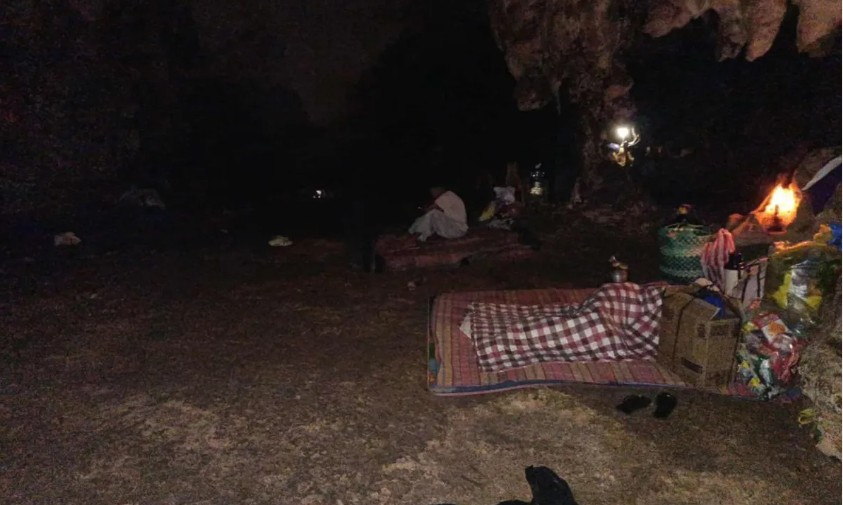 Bão Kalmaegi tàn phá: Gió giật 205 km/h, hàng nghìn người sơ tán, có nơi dân phải chui hang đá tránh nạn- Ảnh 5. Bão Kalmaegi tàn phá: Gió giật 205 km/h, hàng nghìn người sơ tán, có nơi dân phải chui hang đá tránh nạn- Ảnh 5.