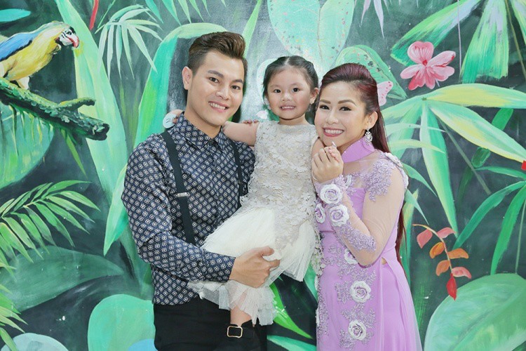 Nữ nghệ sĩ là hậu duệ gia tộc nổi tiếng, gia đình liên tiếp gặp biến cố: Có chồng 12 năm mới công khai- Ảnh 5.