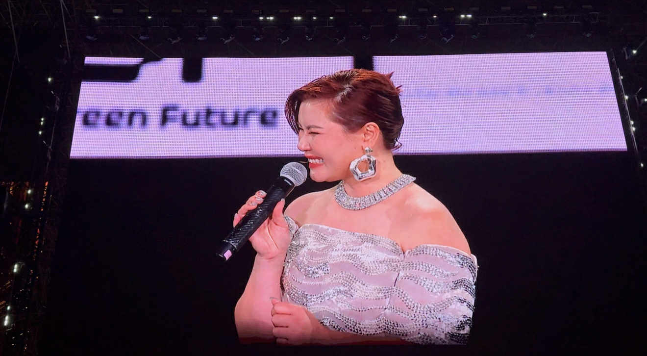 Vợ cũ Đan Trường chia sẻ, kìm nén không khóc- Ảnh 1.