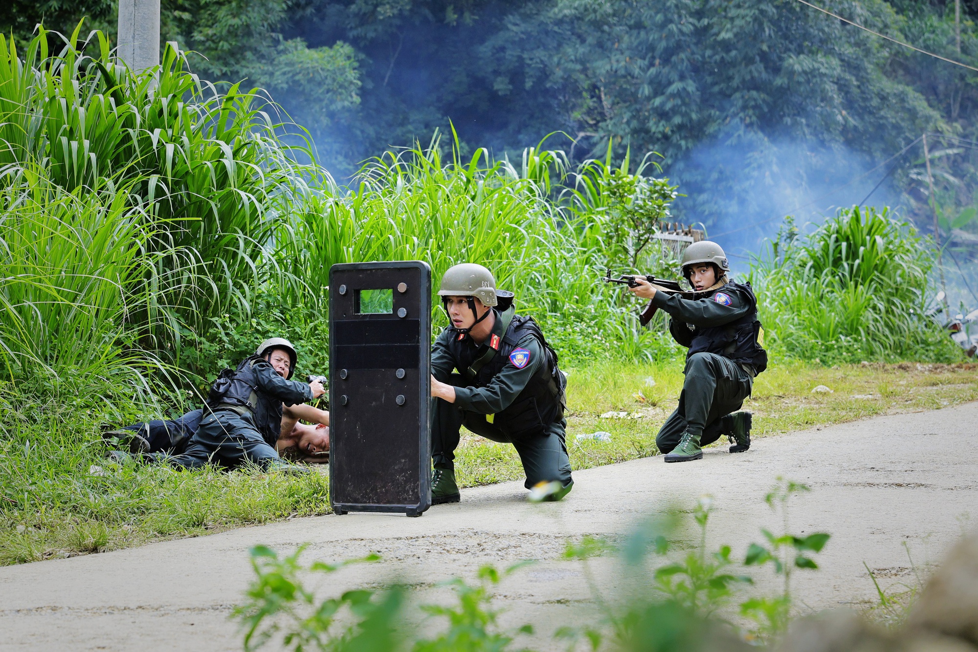 Song Luân, Lê Dương Bảo Lâm khóc nghẹn: Chuyện gì đây?- Ảnh 4. Song Luân, Lê Dương Bảo Lâm khóc nghẹn: Chuyện gì đây?- Ảnh 4.