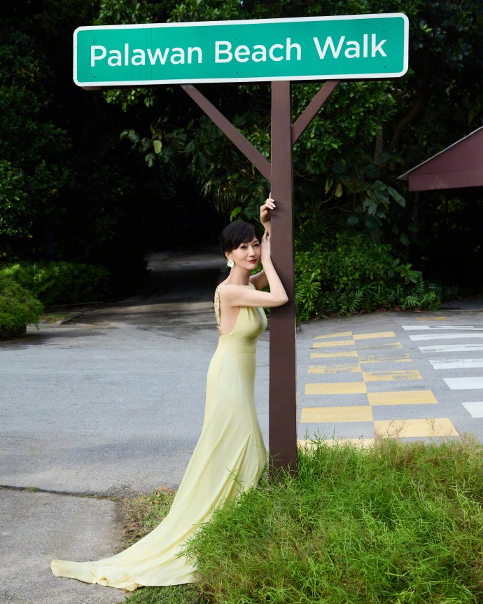 "Nữ hoàng cổ trang" 72 tuổi vẫn trẻ đẹp nhờ chăm dùng 3 "món vàng" để thải mỡ, da căng tràn collagen, duy trì cân nặng 48 ký suốt 30 năm qua- Ảnh 1.