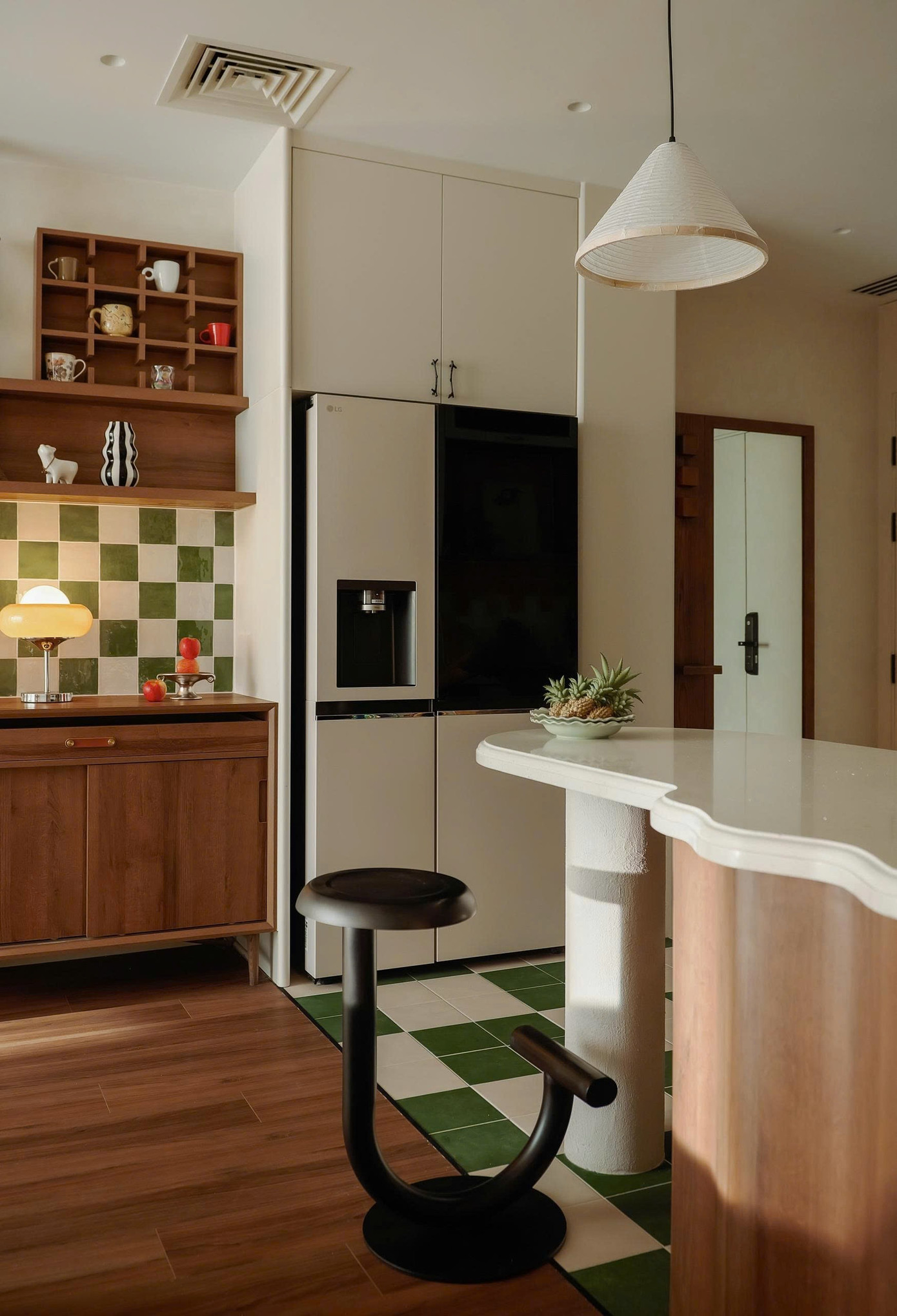 Căn hộ 100m2 dung hòa phong cách Mid-century và yếu tố bản địa- Ảnh 6.