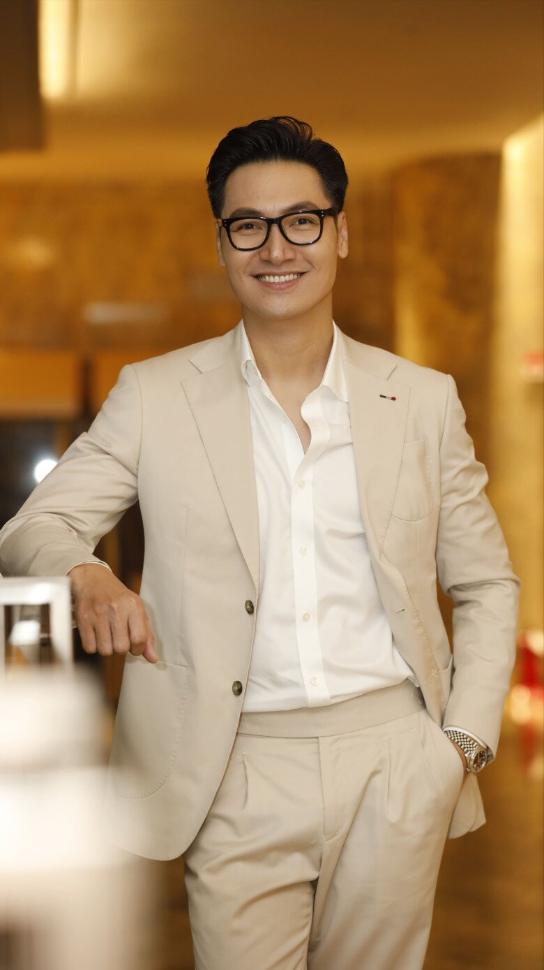 Việt Nam có duy nhất 1 mỹ nam được khen đẹp trai hơn Lee Min Ho, 100 năm nữa vẫn là "visual biểu tượng của màn ảnh Việt"- Ảnh 2. Việt Nam có duy nhất 1 mỹ nam được khen đẹp trai hơn Lee Min Ho, 100 năm nữa vẫn là "visual biểu tượng của màn ảnh Việt"- Ảnh 2.