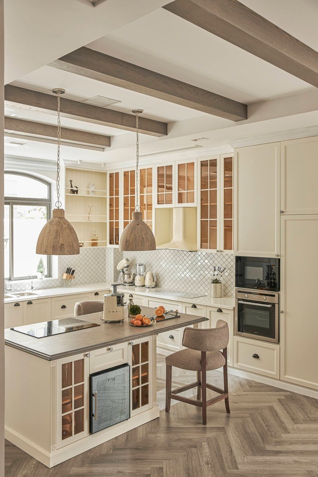 Phi vụ ngốn 10 tỷ của Hoa hậu Hương Giang- Ảnh 10. Phi vụ ngốn 10 tỷ của Hoa hậu Hương Giang- Ảnh 10.