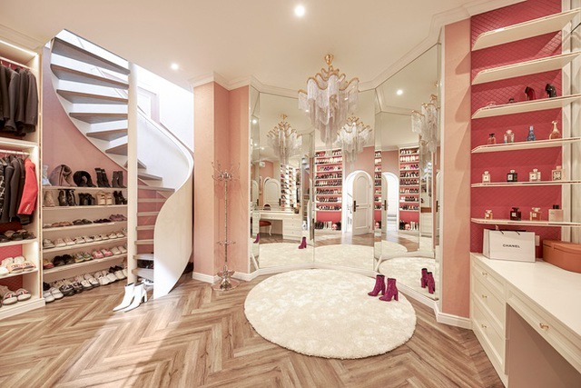 Phi vụ ngốn 10 tỷ của Hoa hậu Hương Giang- Ảnh 17. Phi vụ ngốn 10 tỷ của Hoa hậu Hương Giang- Ảnh 17.