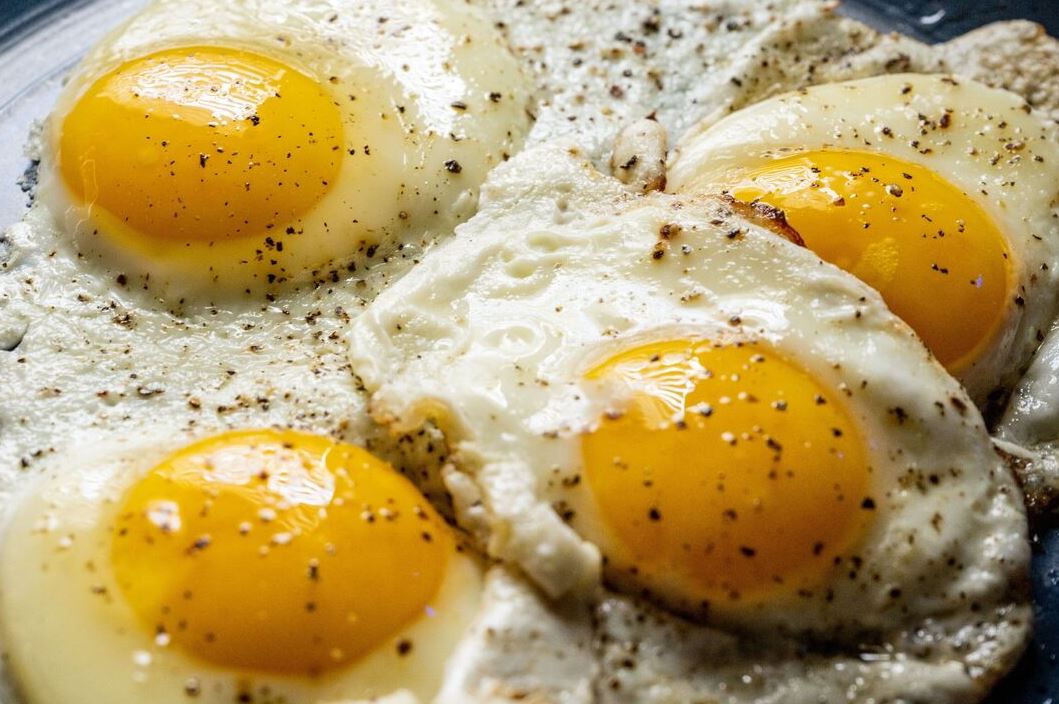 Mất 30 năm cuộc đời tôi mới biết cách làm trứng ốp la bằng lò vi sóng: Không bao giờ dùng chảo nữa- Ảnh 1. Mất 30 năm cuộc đời tôi mới biết cách làm trứng ốp la bằng lò vi sóng: Không bao giờ dùng chảo nữa- Ảnh 1.