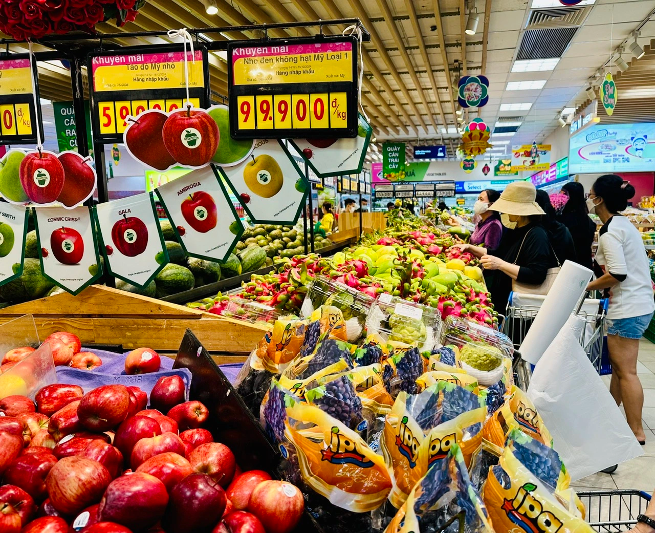 Trái cây Mỹ 'đổ bộ' thị trường Việt, hàng nội có sáng cửa?- Ảnh 1.