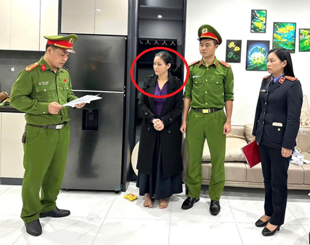 Khám xét chỗ ở, bắt Đậu Thị Huyền Trang- Ảnh 1. Khám xét chỗ ở, bắt Đậu Thị Huyền Trang- Ảnh 1.