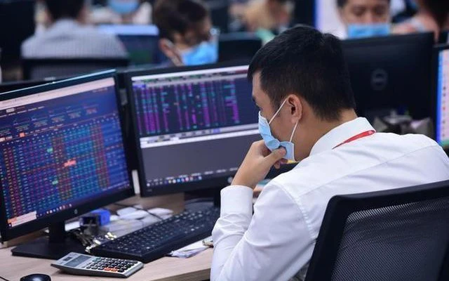 Kế toán trưởng tại công ty chứng khoán vừa báo lãi quý 3 tăng đột biến 2.700% bất ngờ xin thôi việc- Ảnh 1. Kế toán trưởng tại công ty chứng khoán vừa báo lãi quý 3 tăng đột biến 2.700% bất ngờ xin thôi việc- Ảnh 1.