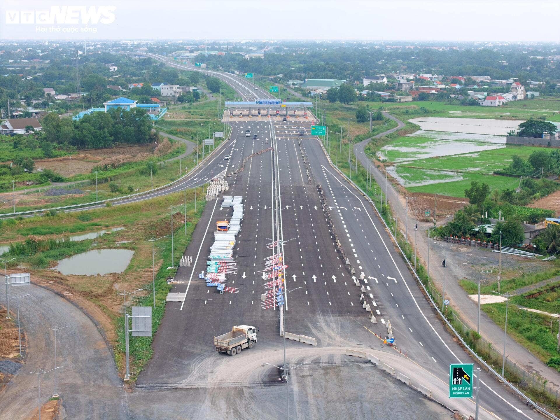 Toàn cảnh Vành đai 3 TP.HCM đoạn qua Tây Ninh tăng tốc về đích- Ảnh 12.