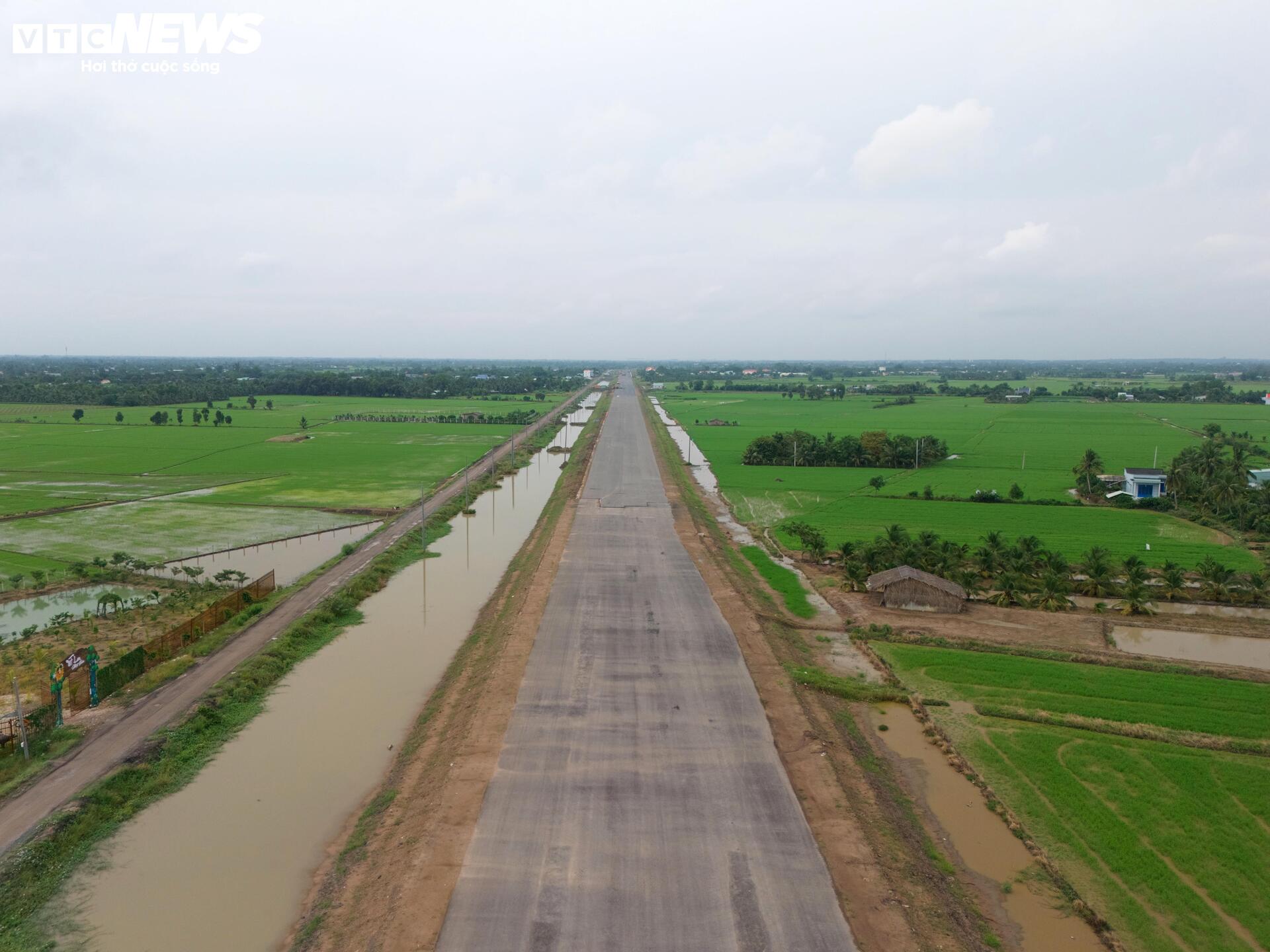 Toàn cảnh Vành đai 3 TP.HCM đoạn qua Tây Ninh tăng tốc về đích- Ảnh 3.