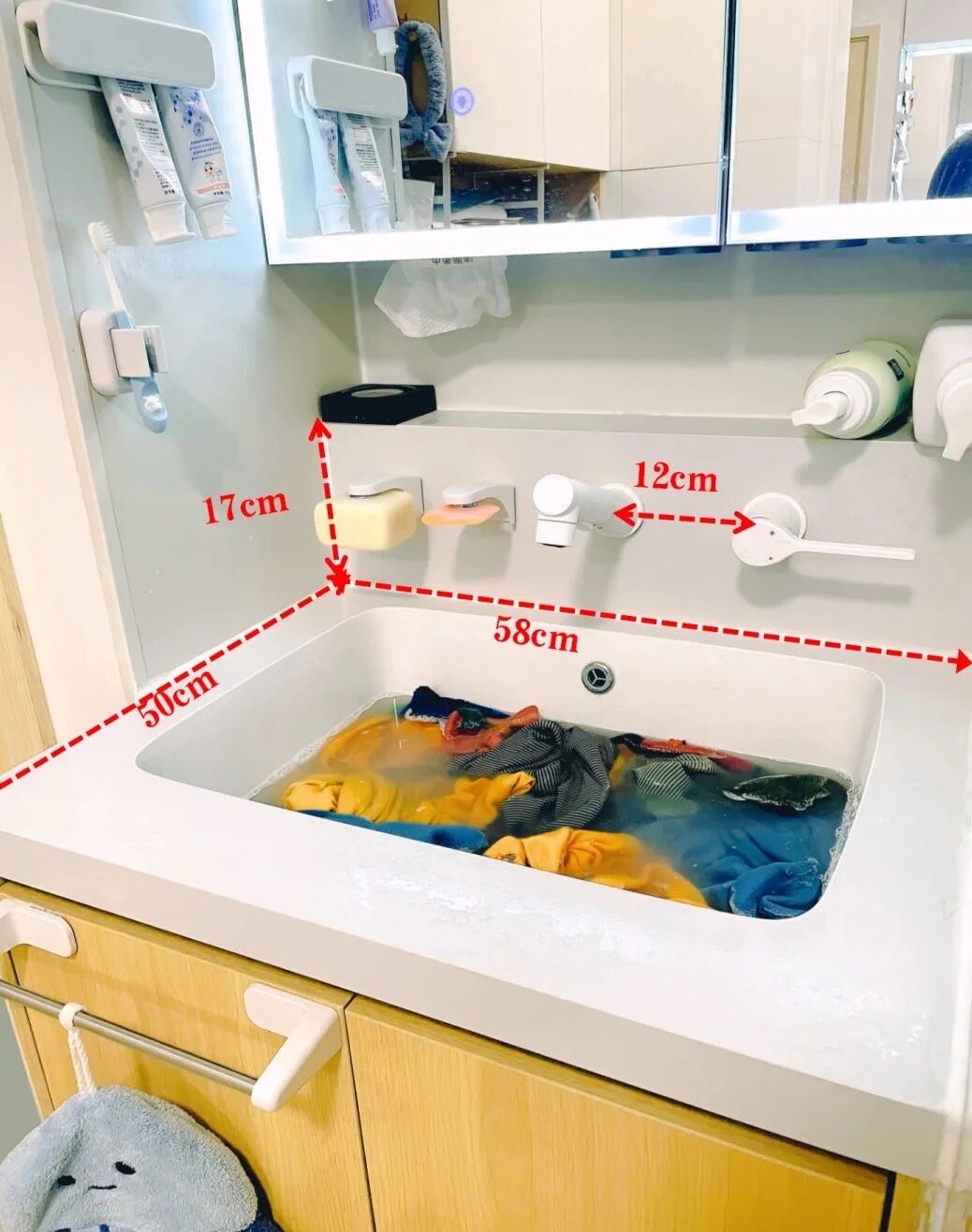 Căn hộ của người phụ nữ 37 tuổi gây sốt vì phòng tắm chỉ 1,4m² mà sang chảnh hơn cả khách sạn 5 sao- Ảnh 1.