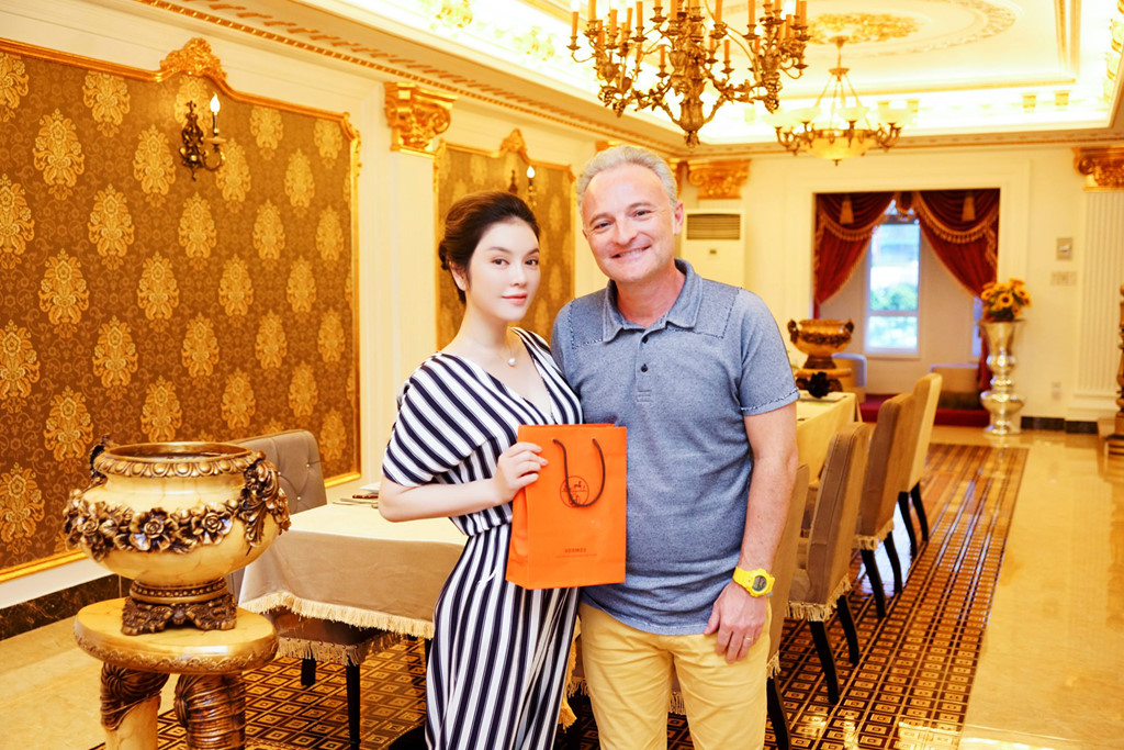 Bất động sản của các nghệ sĩ Việt: Hà Anh Tuấn có duplex trăm tỷ, Đặng Thu Thảo ở biệt thự quận 1, Lý Nhã Kỳ sở hữu cả một lâu đài- Ảnh 14. Bất động sản của các nghệ sĩ Việt: Hà Anh Tuấn có duplex trăm tỷ, Đặng Thu Thảo ở biệt thự quận 1, Lý Nhã Kỳ sở hữu cả một lâu đài- Ảnh 14.