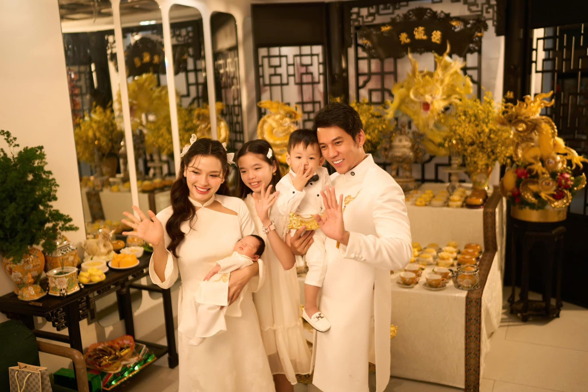 "Ái nữ" của Phương Trinh Jolie mới 12 tuổi đã cao gần bằng mẹ, chiếm trọn spotlight với đôi chân dài miên man- Ảnh 14.