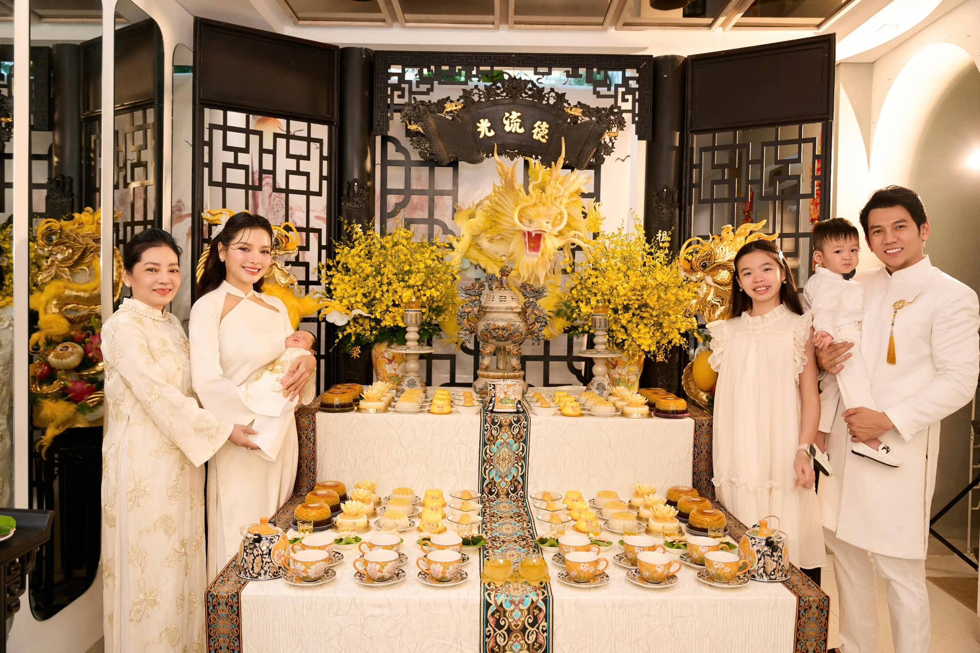 "Ái nữ" của Phương Trinh Jolie mới 12 tuổi đã cao gần bằng mẹ, chiếm trọn spotlight với đôi chân dài miên man- Ảnh 13.