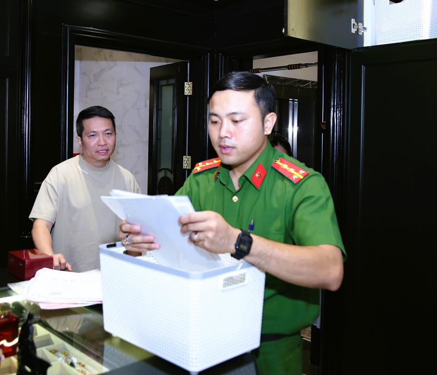 Bắt chồng Đoàn Di Băng: Lộ thời điểm kem chống nắng giả bắt đầu tuồn ra thị trường- Ảnh 2. Bắt chồng Đoàn Di Băng: Lộ thời điểm kem chống nắng giả bắt đầu tuồn ra thị trường- Ảnh 2.