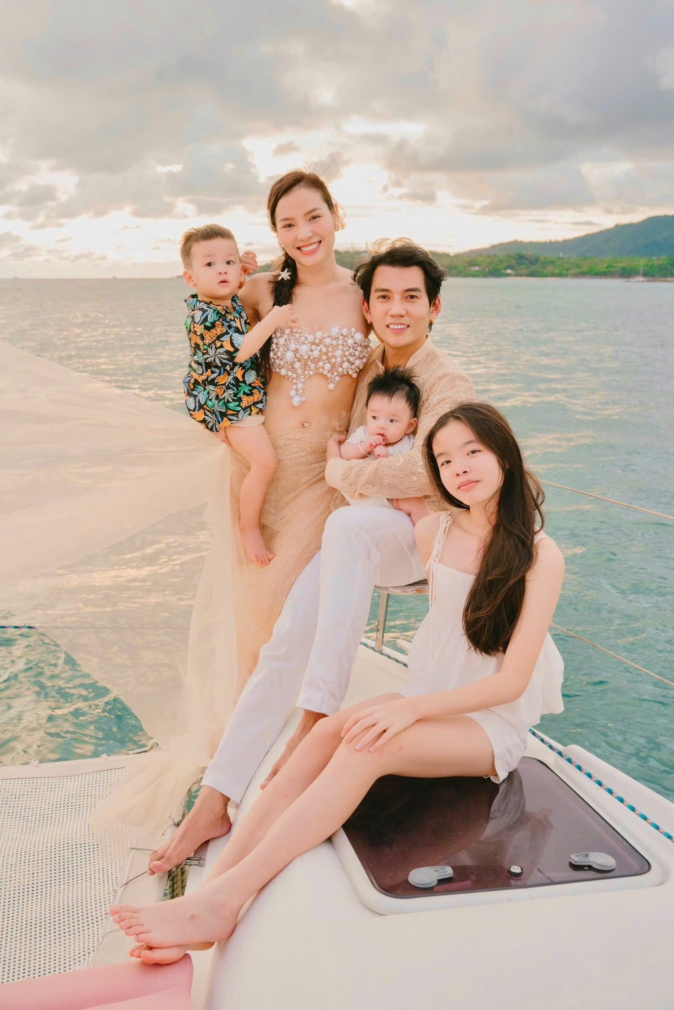 "Ái nữ" của Phương Trinh Jolie mới 12 tuổi đã cao gần bằng mẹ, chiếm trọn spotlight với đôi chân dài miên man- Ảnh 6.