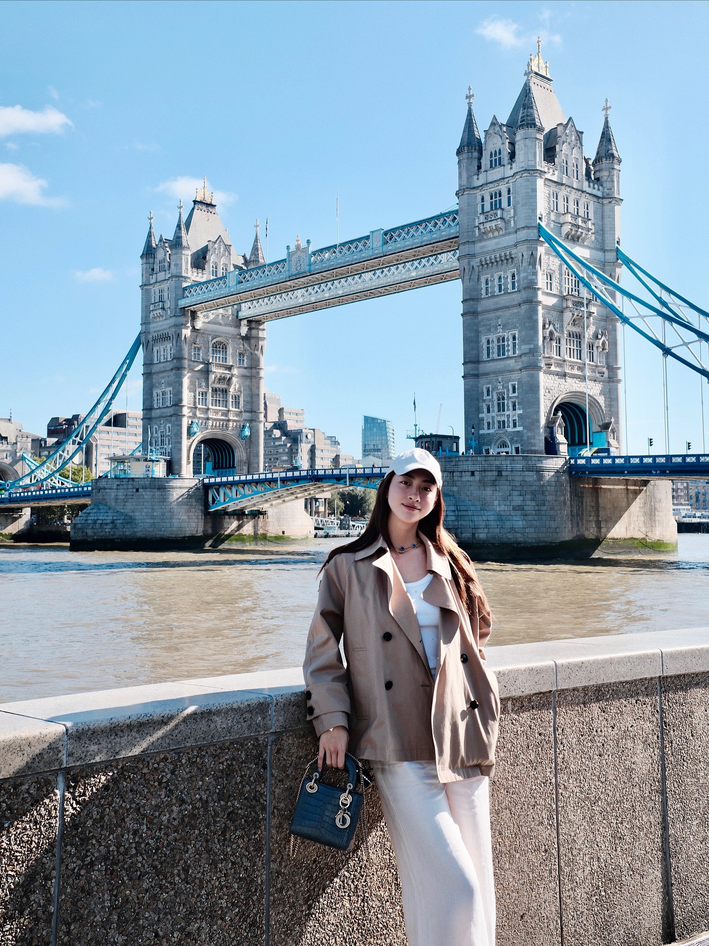 Chỉ cần sắm theo 4 kiểu áo khoác yêu thích của các mỹ nhân Việt, chị em sẽ mặc đẹp suốt mùa đông- Ảnh 12. Chỉ cần sắm theo 4 kiểu áo khoác yêu thích của các mỹ nhân Việt, chị em sẽ mặc đẹp suốt mùa đông- Ảnh 12.